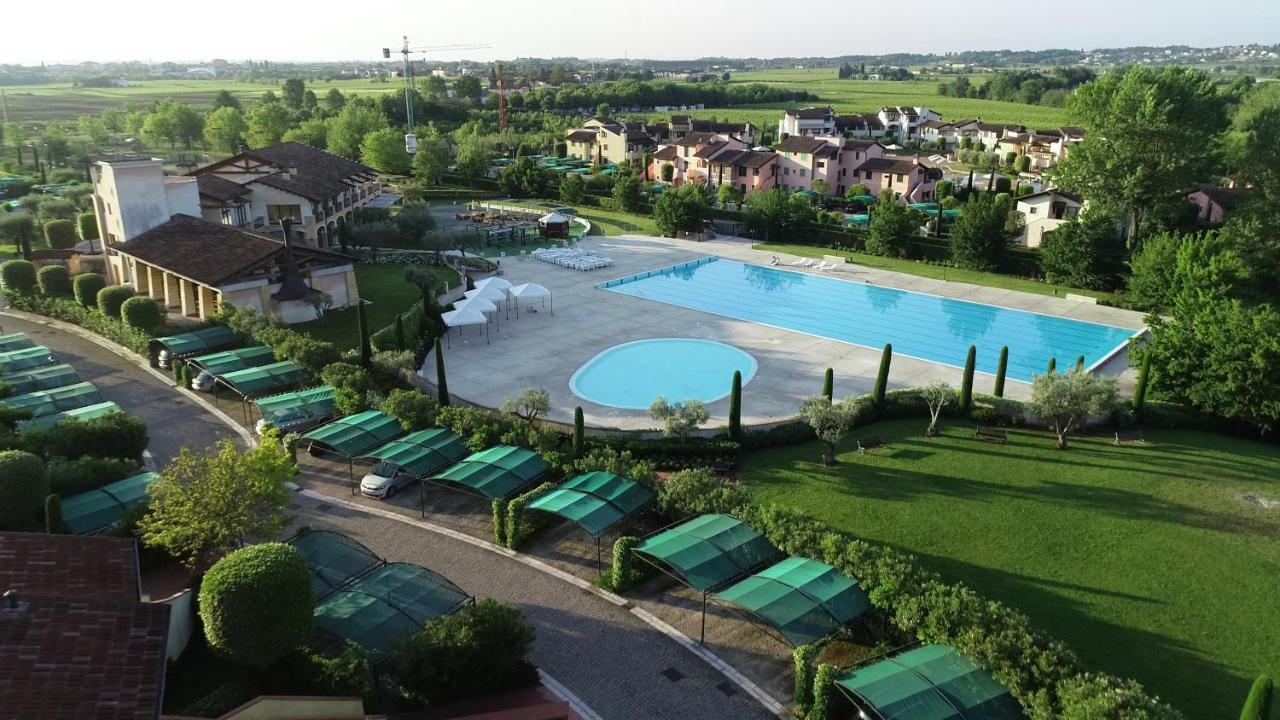 Holidays Garda Resort Village Peschiera del Garda Esterno foto