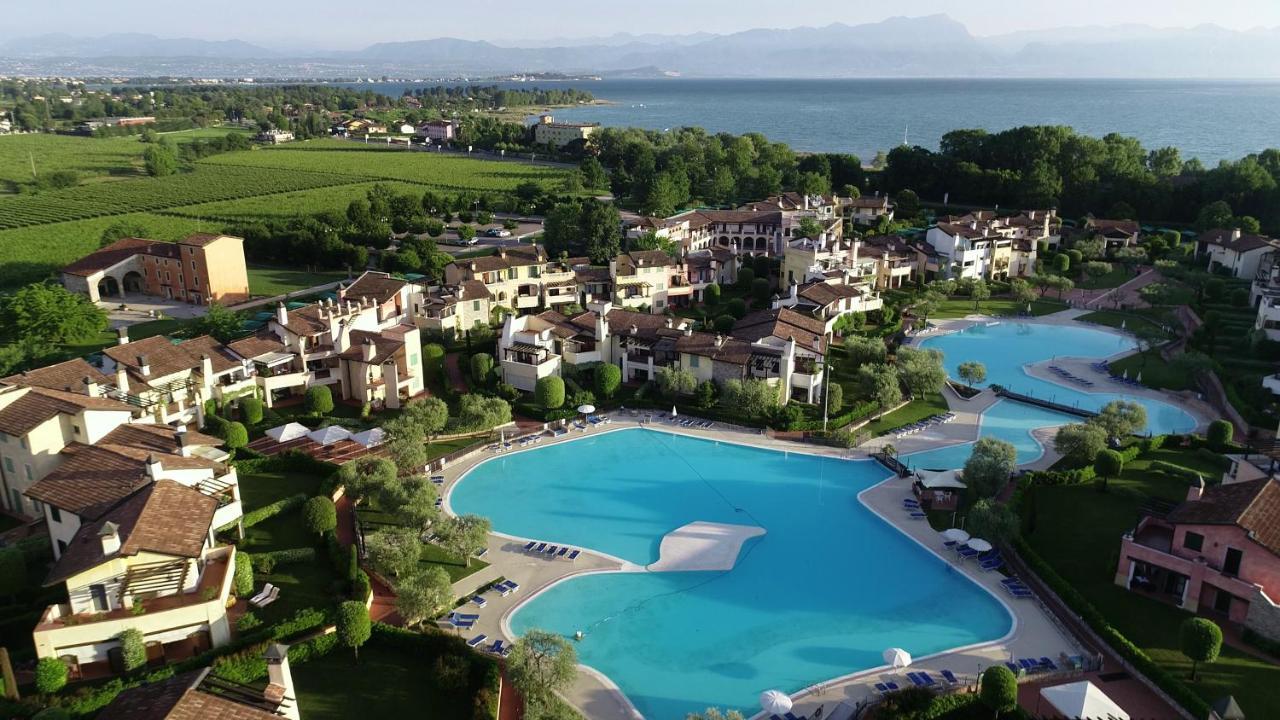 Holidays Garda Resort Village Peschiera del Garda Esterno foto